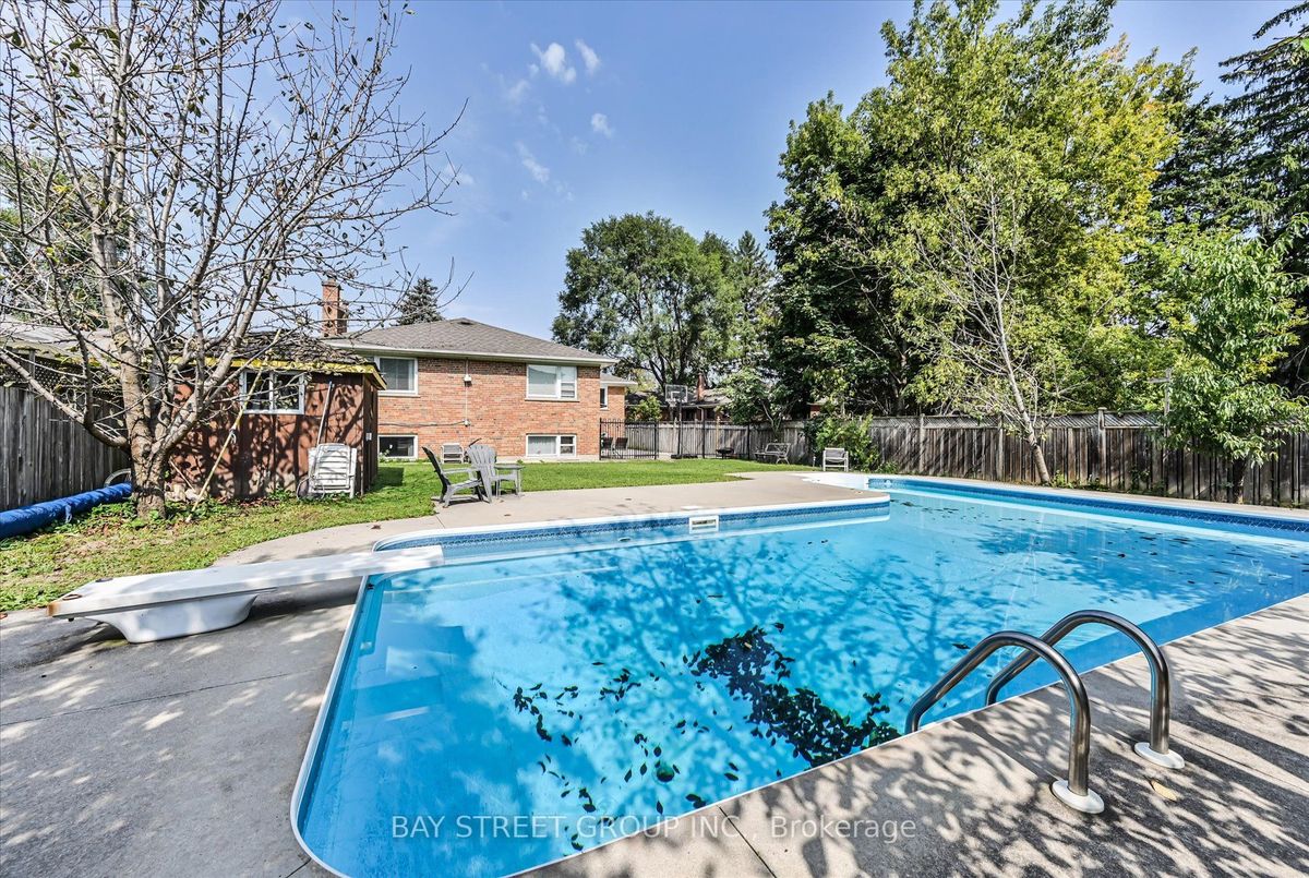 9 Doverwood Court 9 Doverwood Court Toronto C14