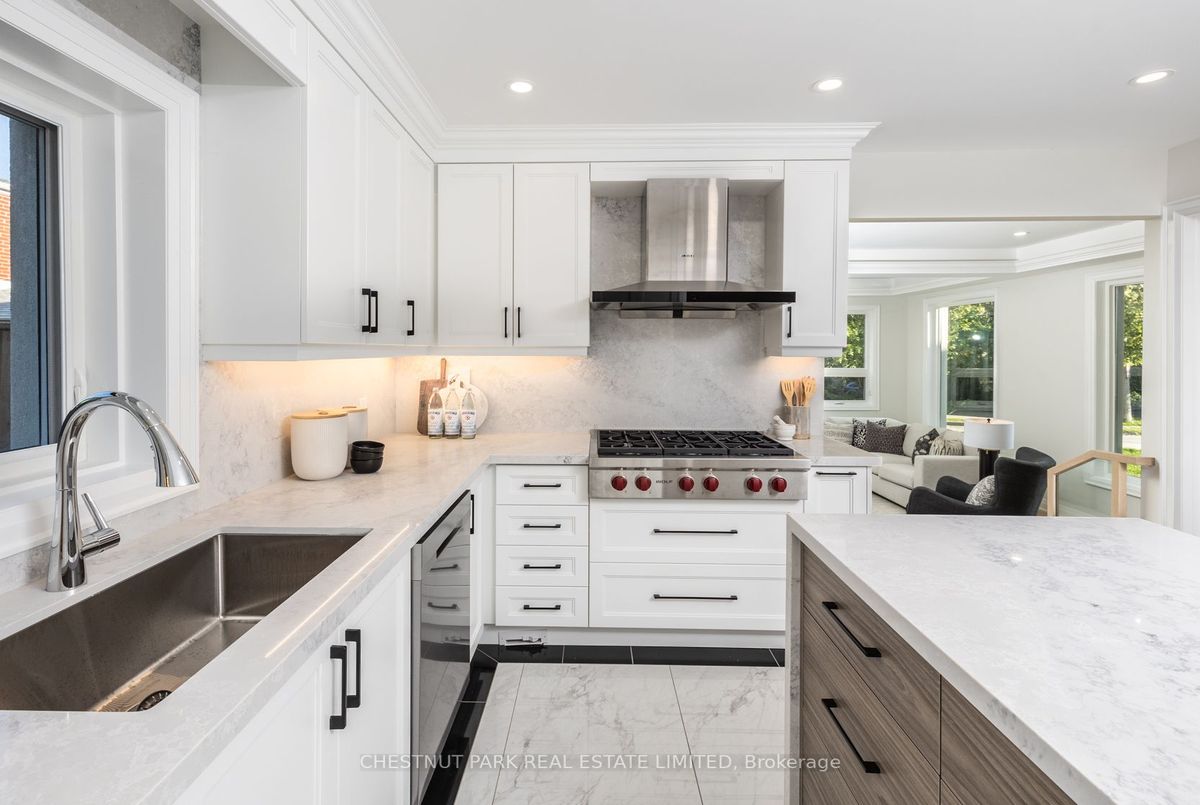 10 Gustav Crescent 10 Gustav Crescent Toronto C14