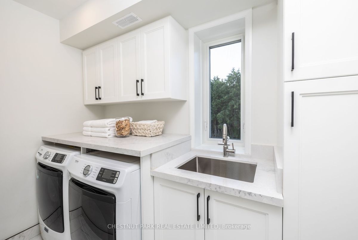 10 Gustav Crescent 10 Gustav Crescent Toronto C14