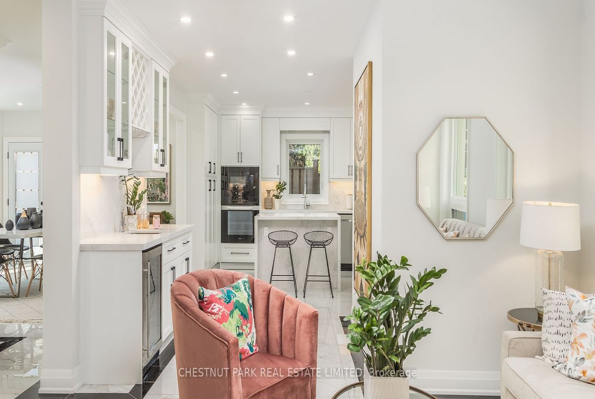 10 Gustav Crescent 10 Gustav Crescent Toronto C14