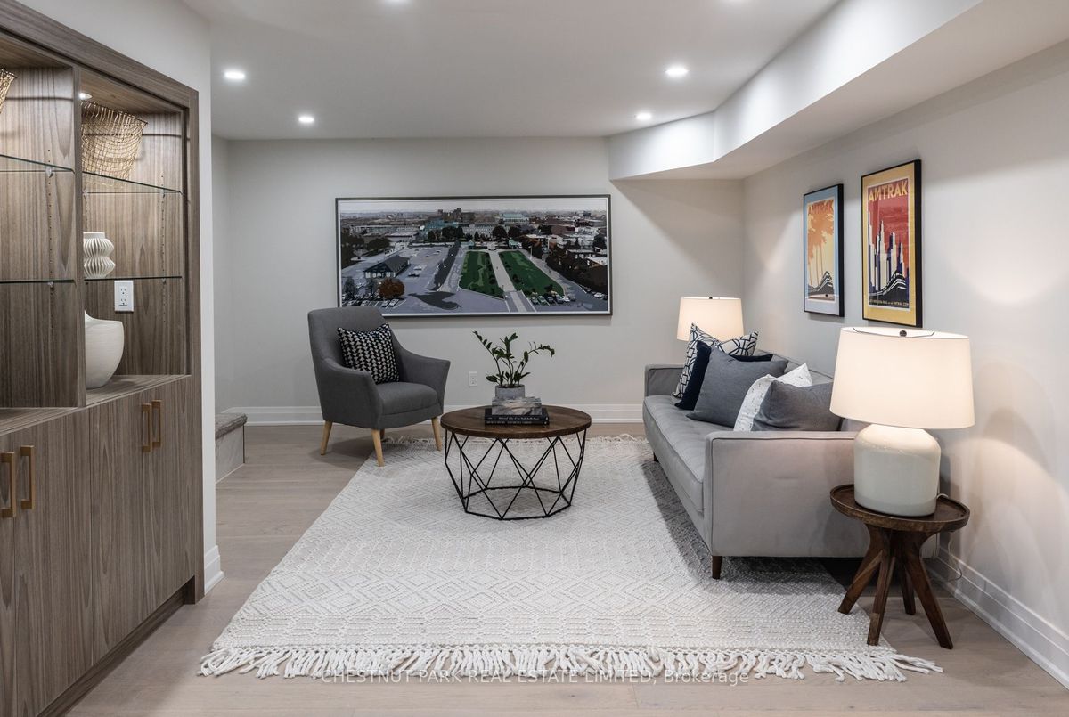 10 Gustav Crescent 10 Gustav Crescent Toronto C14