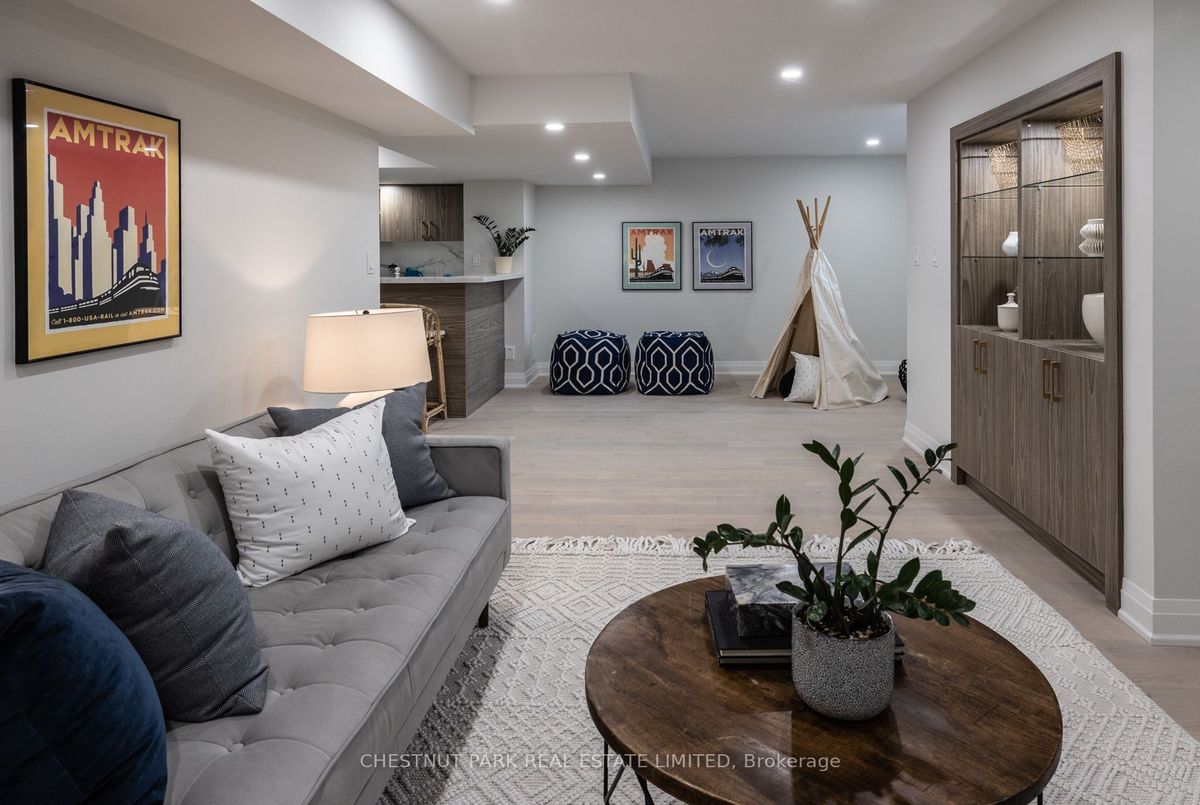 10 Gustav Crescent 10 Gustav Crescent Toronto C14