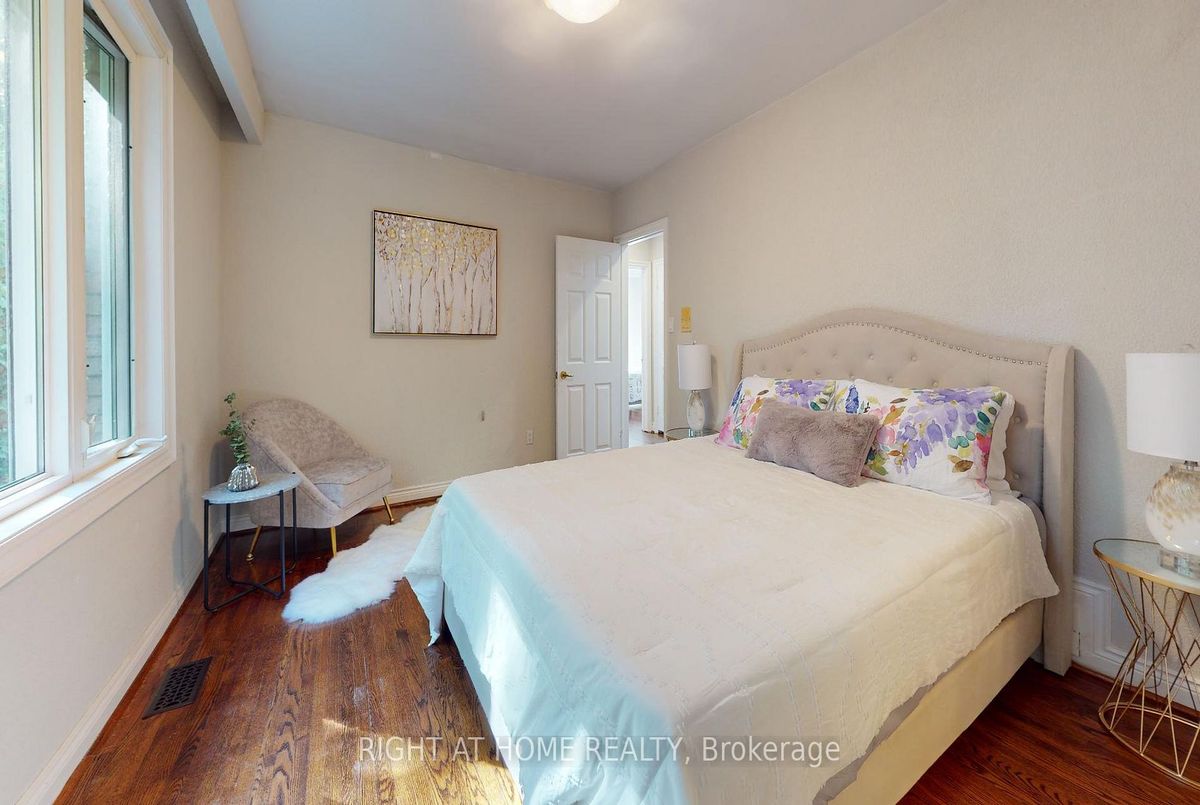 23 Christine Cres 23 Christine Cres Toronto