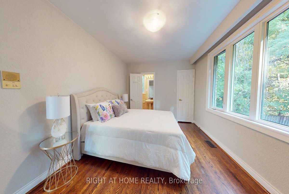 23 Christine Cres 23 Christine Cres Toronto