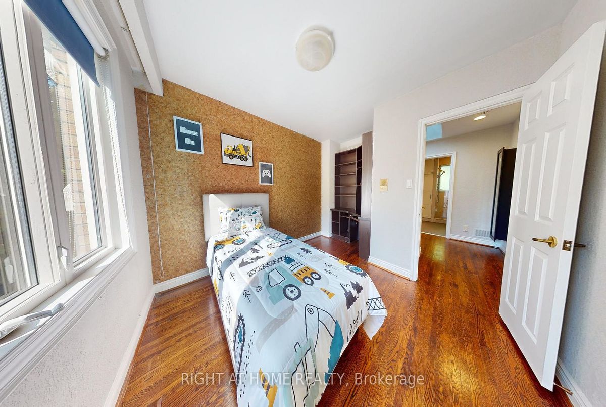 23 Christine Cres 23 Christine Cres Toronto