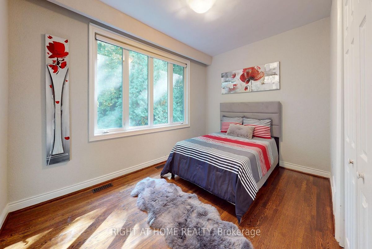 23 Christine Cres 23 Christine Cres Toronto