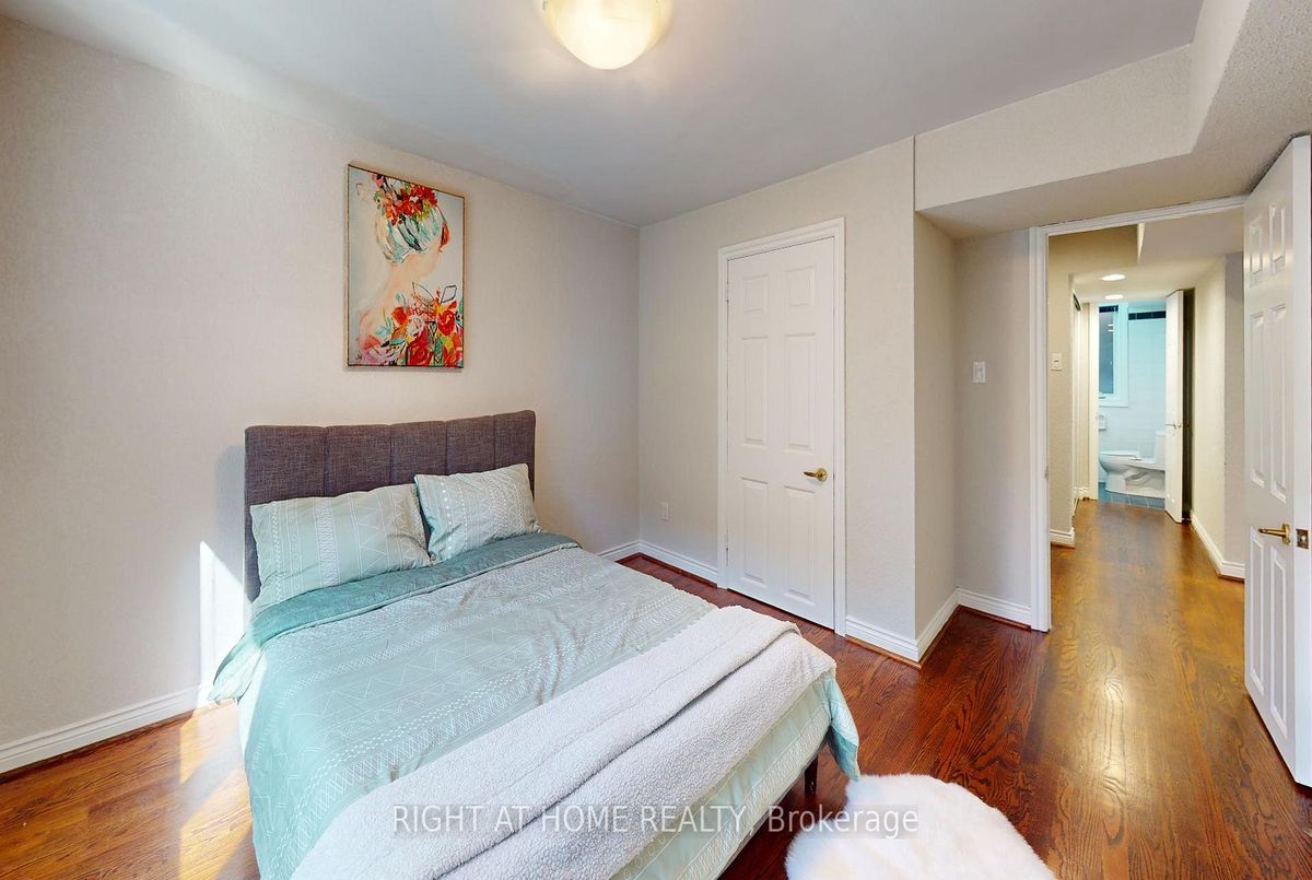 23 Christine Cres 23 Christine Cres Toronto