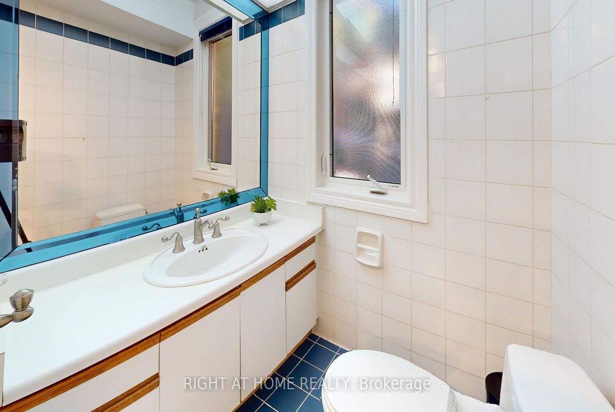23 Christine Cres 23 Christine Cres Toronto