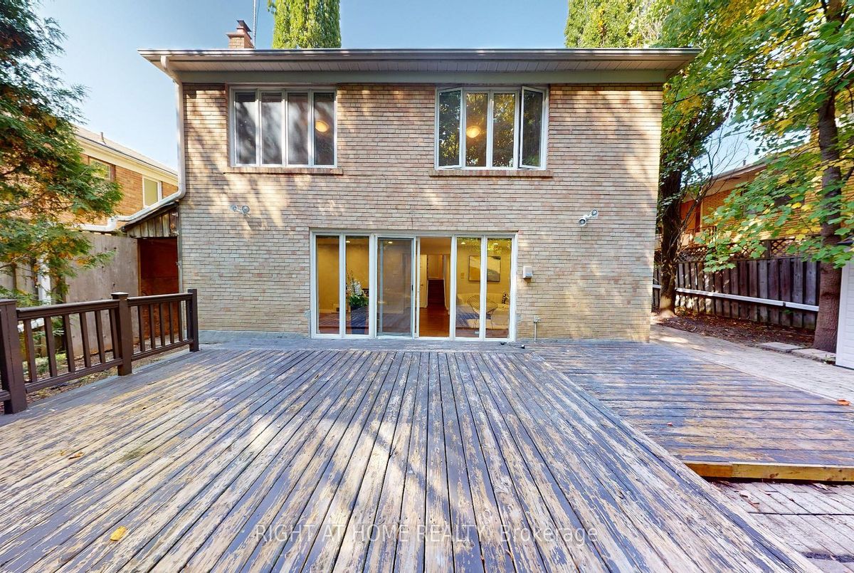 23 Christine Cres 23 Christine Cres Toronto