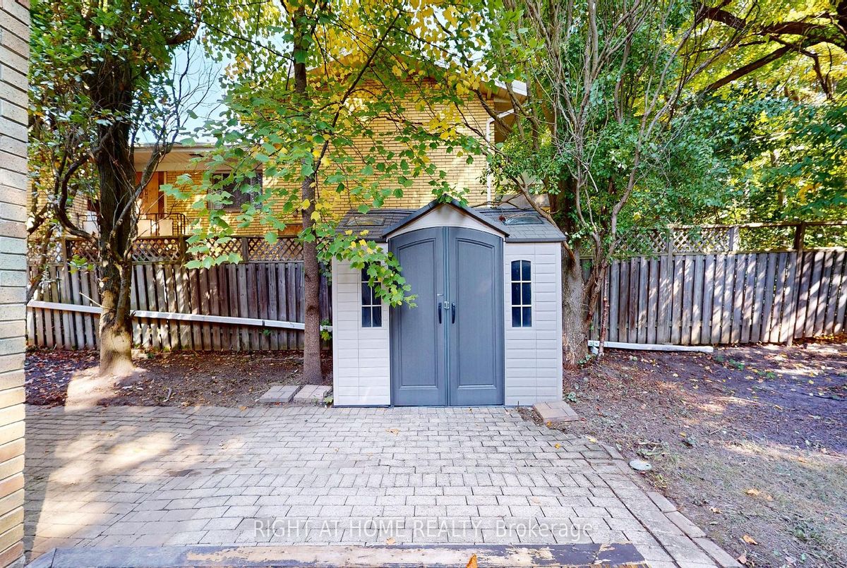23 Christine Cres 23 Christine Cres Toronto