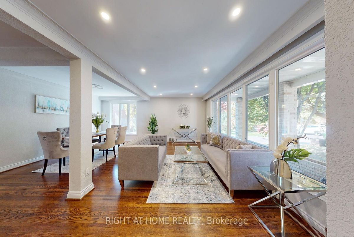 23 Christine Cres 23 Christine Cres Toronto