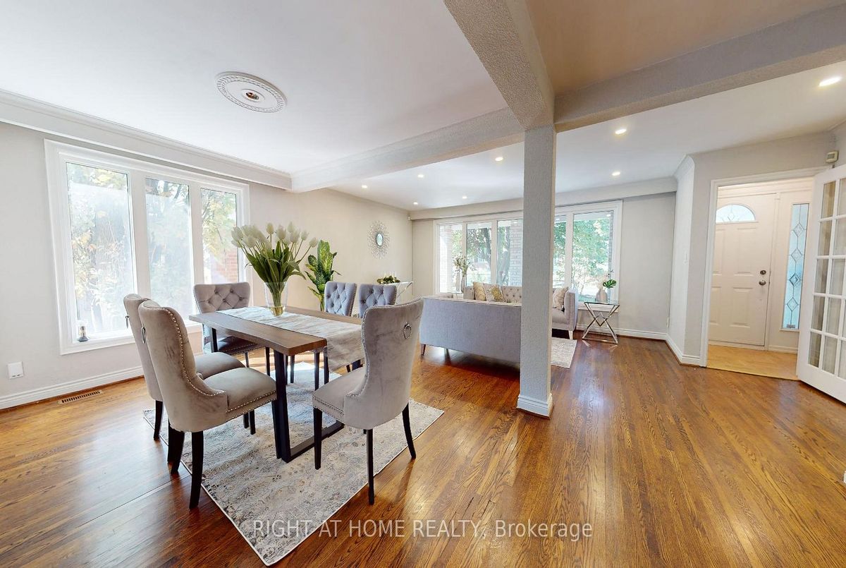 23 Christine Cres 23 Christine Cres Toronto