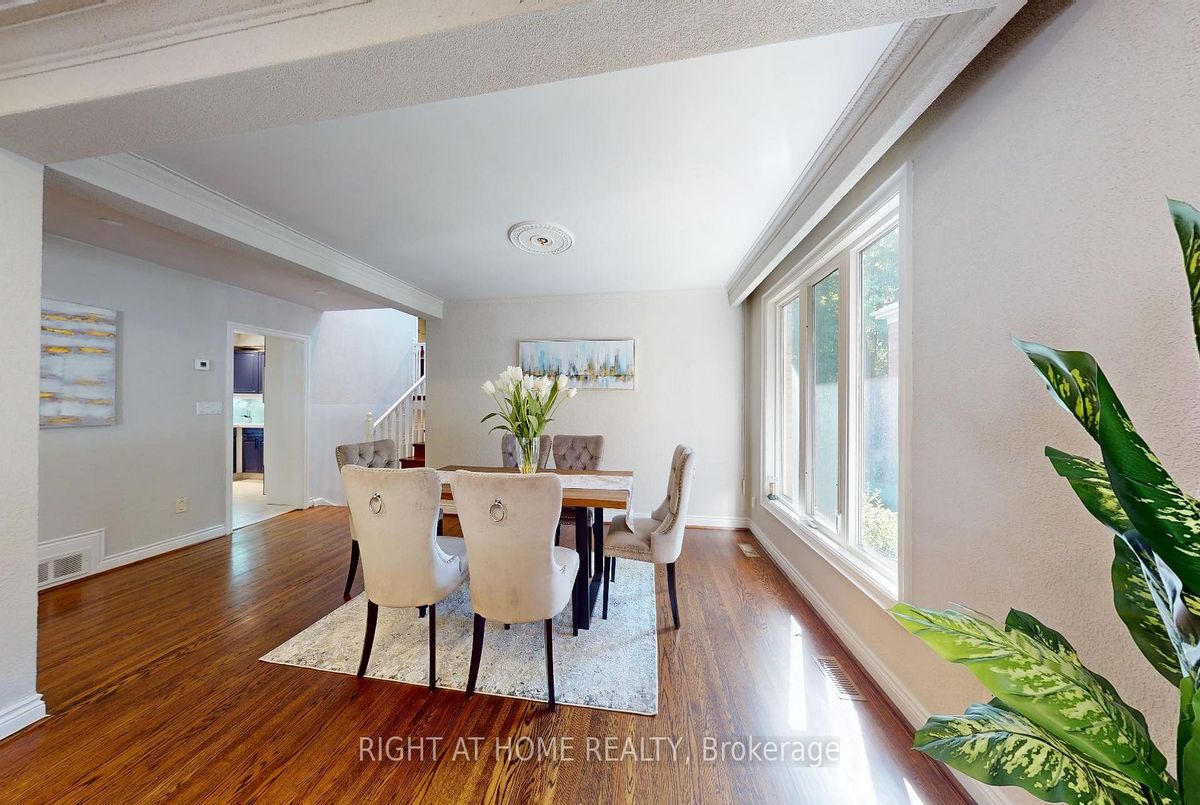 23 Christine Cres 23 Christine Cres Toronto
