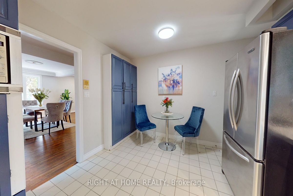 23 Christine Cres 23 Christine Cres Toronto