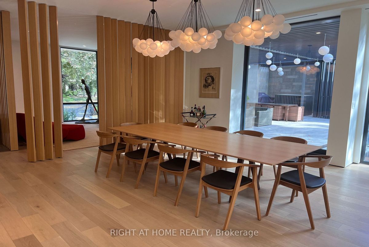 19 Cortleigh Boulevard 19 Cortleigh Boulevard Toronto C04