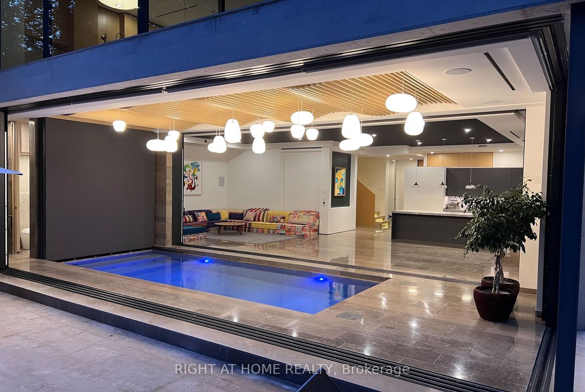 19 Cortleigh Boulevard 19 Cortleigh Boulevard Toronto C04