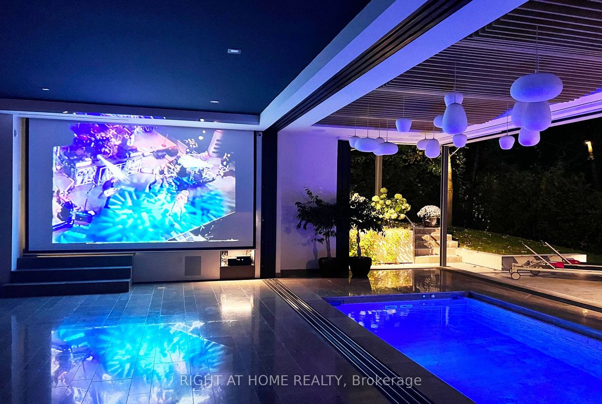 19 Cortleigh Boulevard 19 Cortleigh Boulevard Toronto C04