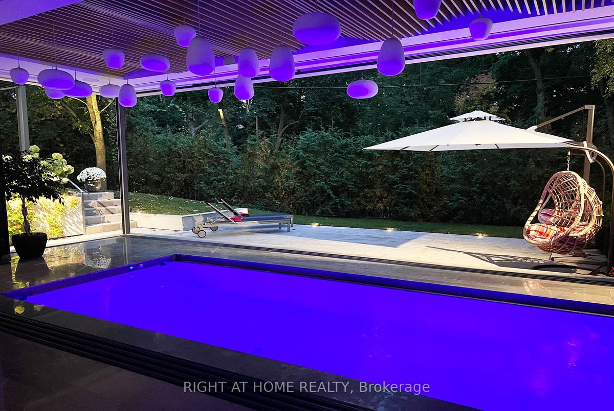 19 Cortleigh Boulevard 19 Cortleigh Boulevard Toronto C04