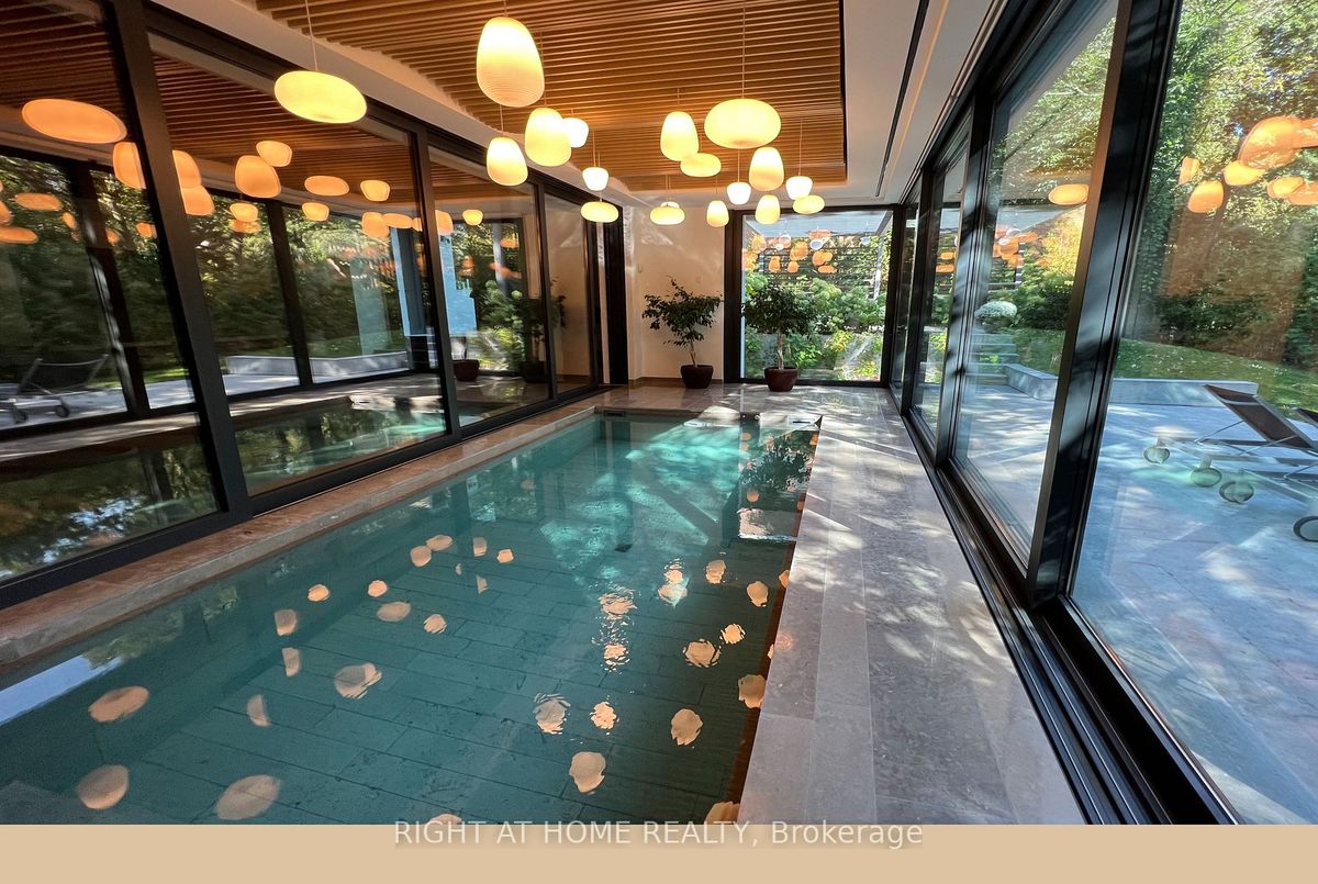 19 Cortleigh Boulevard 19 Cortleigh Boulevard Toronto C04