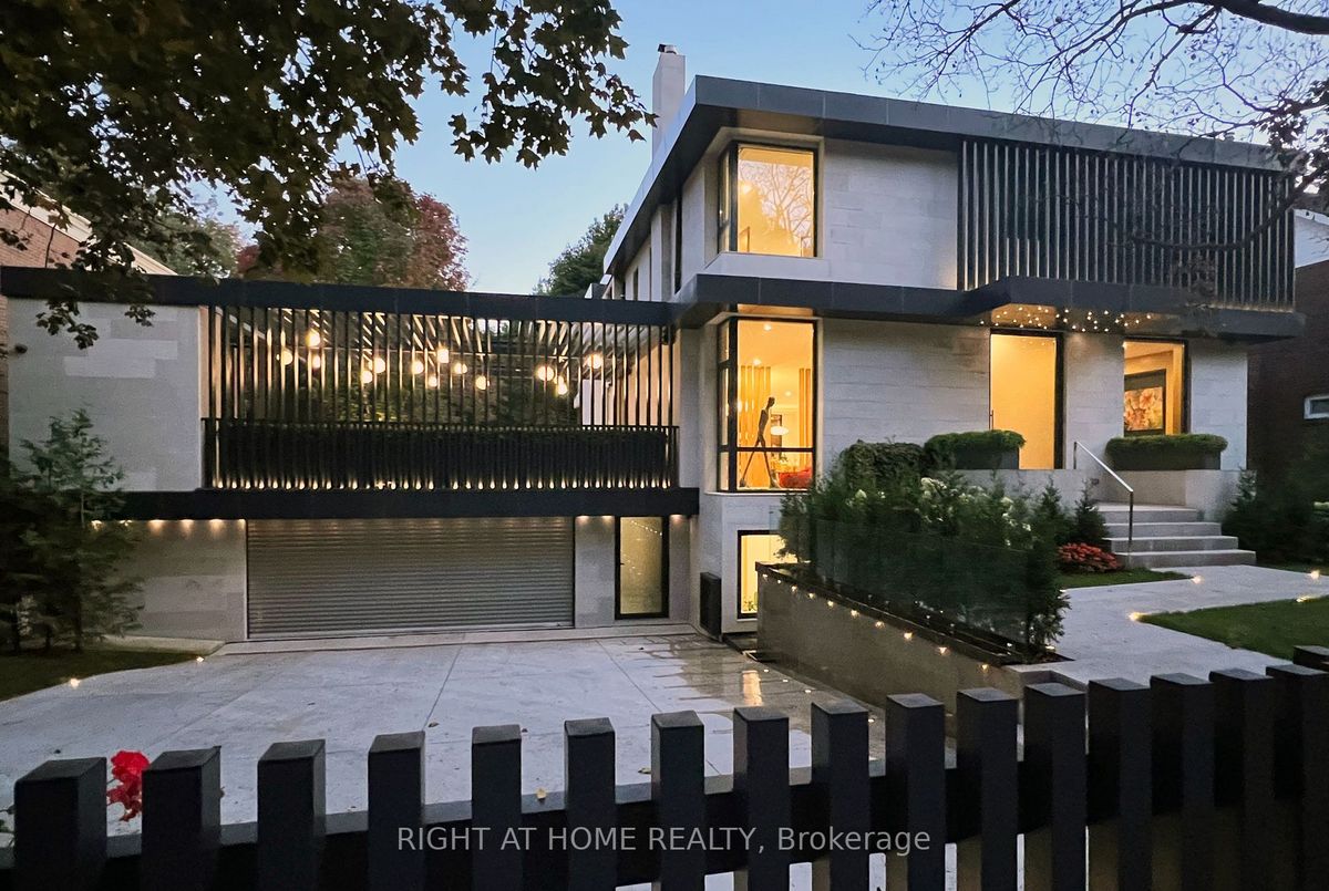 19 Cortleigh Boulevard 19 Cortleigh Boulevard Toronto C04