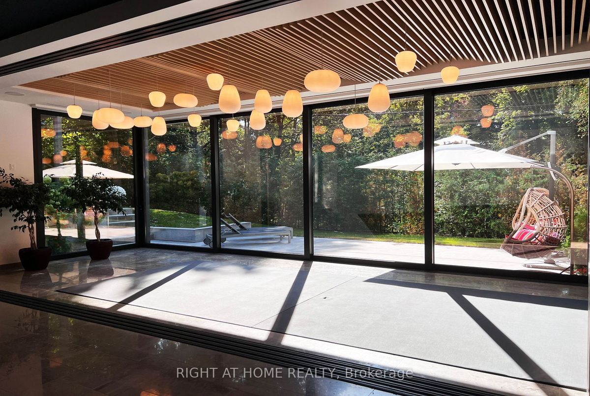 19 Cortleigh Boulevard 19 Cortleigh Boulevard Toronto C04