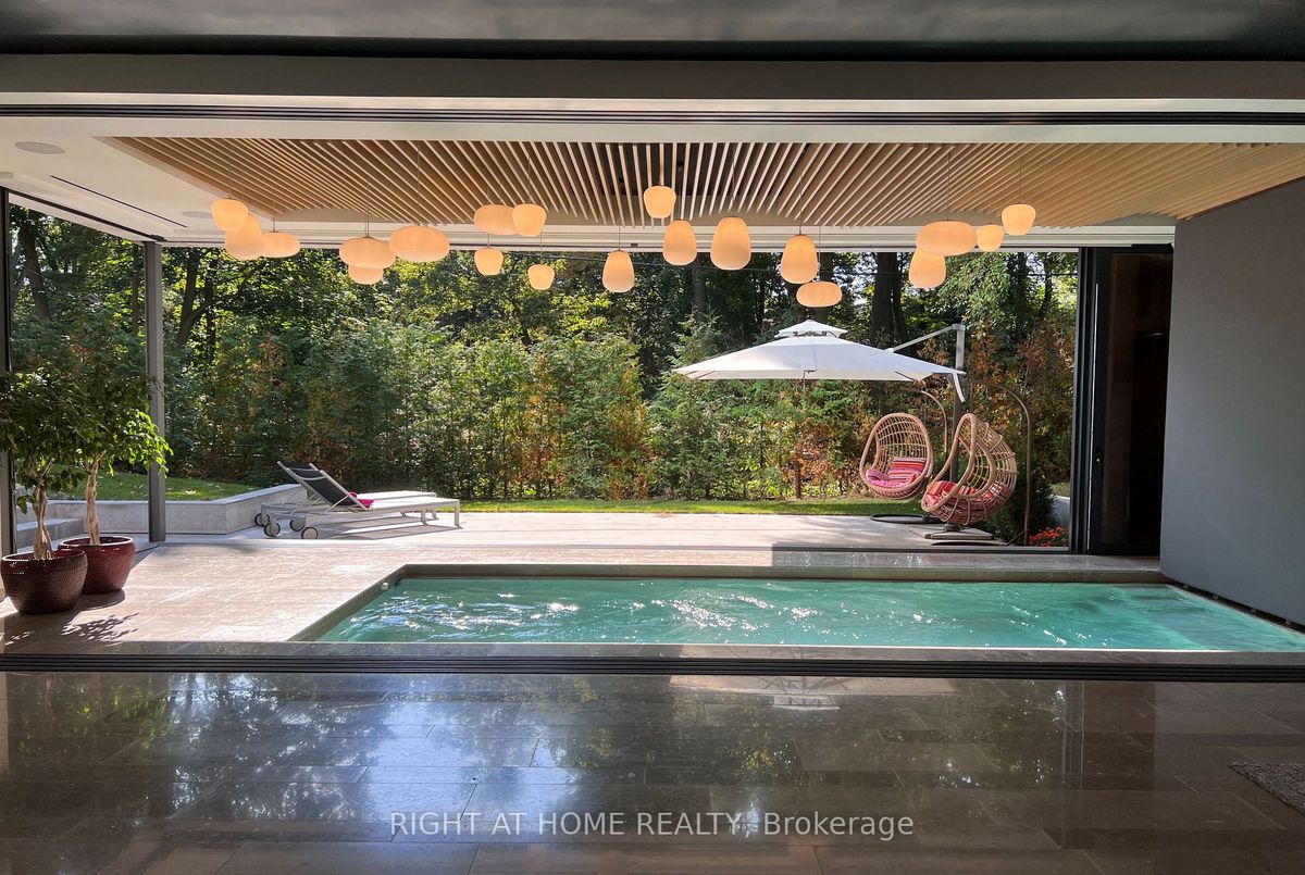 19 Cortleigh Boulevard 19 Cortleigh Boulevard Toronto C04