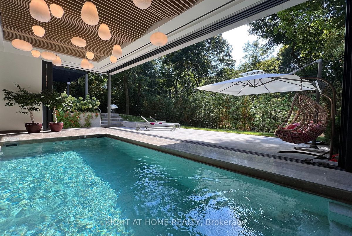 19 Cortleigh Boulevard 19 Cortleigh Boulevard Toronto C04