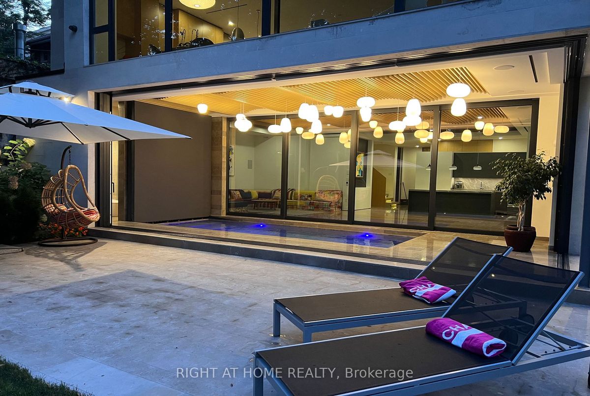 19 Cortleigh Boulevard 19 Cortleigh Boulevard Toronto C04