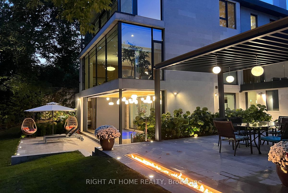 19 Cortleigh Boulevard 19 Cortleigh Boulevard Toronto C04