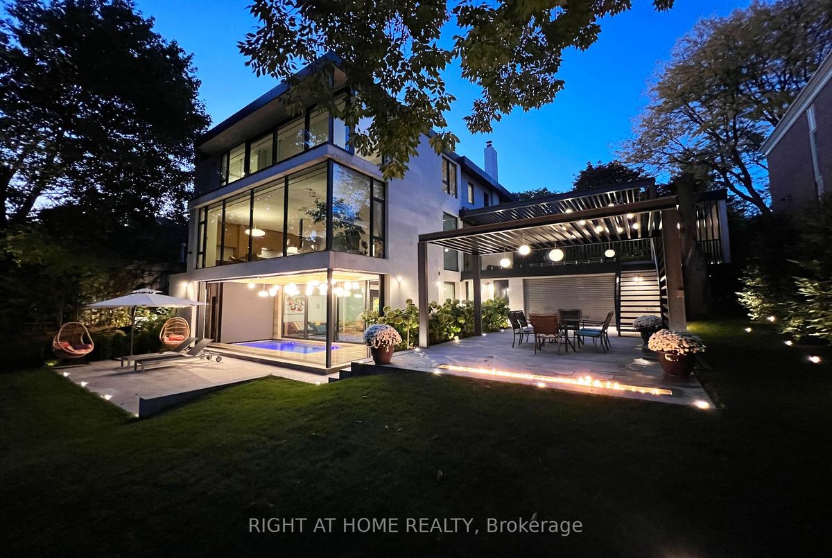 19 Cortleigh Boulevard 19 Cortleigh Boulevard Toronto C04