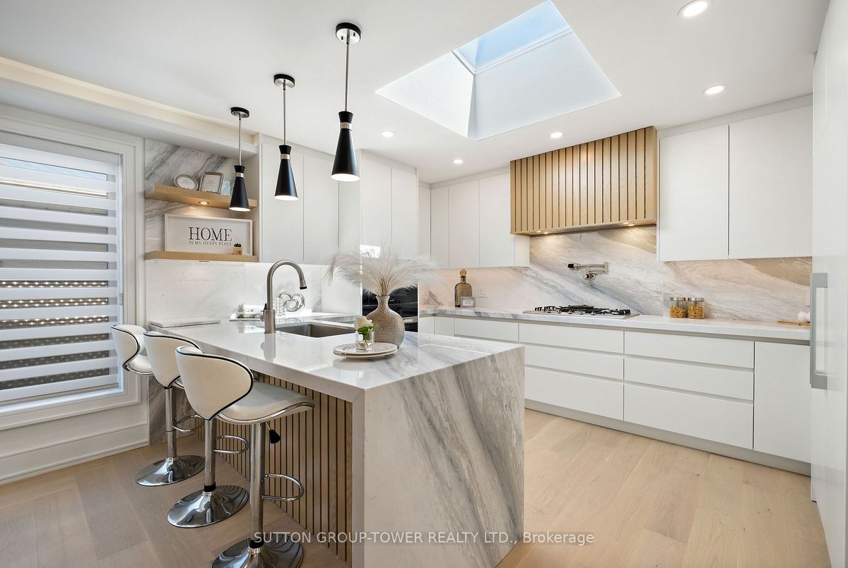 11 Bunty Lane 11 Bunty Lane Toronto C15