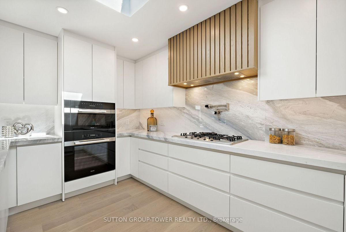 11 Bunty Lane 11 Bunty Lane Toronto C15