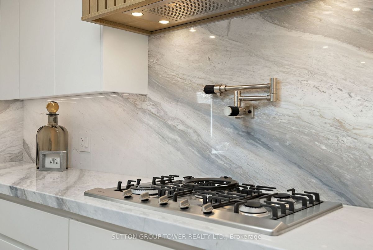 11 Bunty Lane 11 Bunty Lane Toronto C15