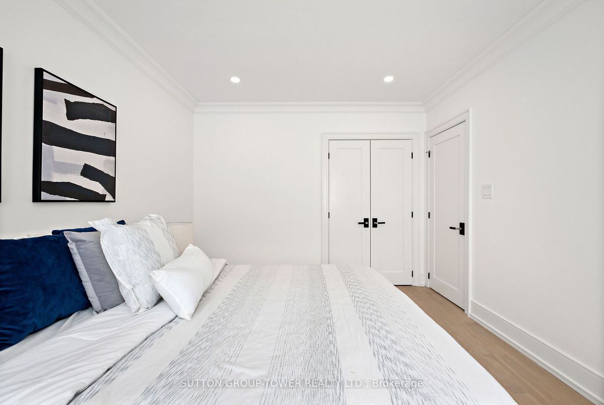 11 Bunty Lane 11 Bunty Lane Toronto C15