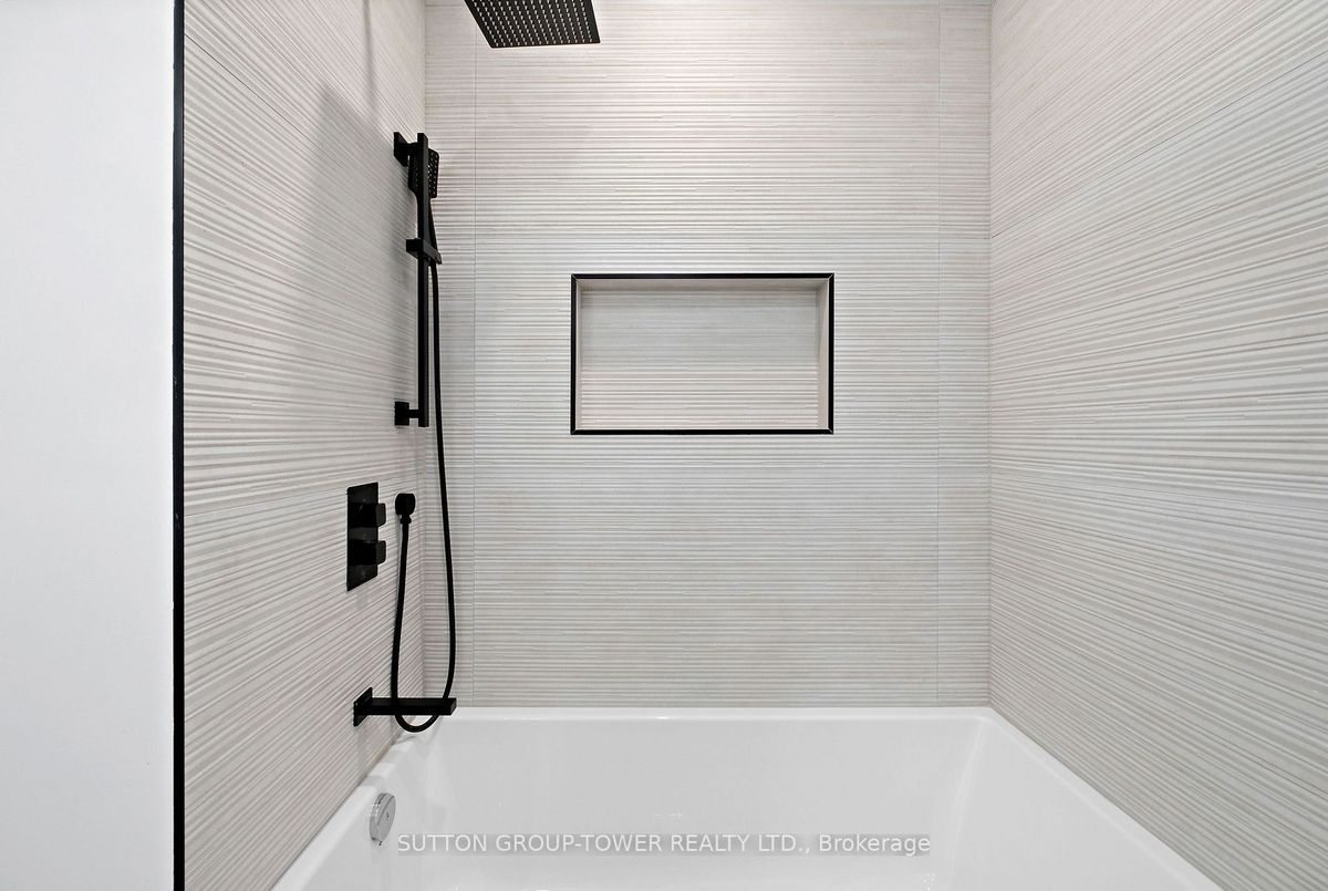 11 Bunty Lane 11 Bunty Lane Toronto C15