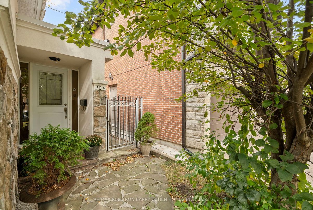 204 Holmes Ave 204 Holmes Ave Toronto