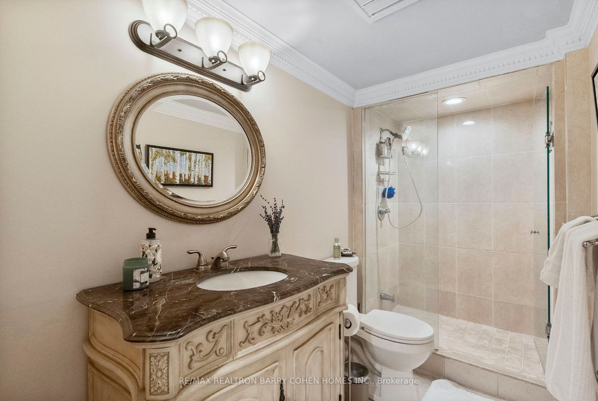 204 Holmes Ave 204 Holmes Ave Toronto