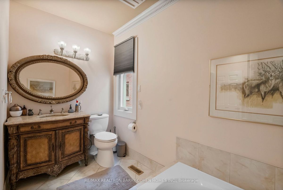 204 Holmes Ave 204 Holmes Ave Toronto