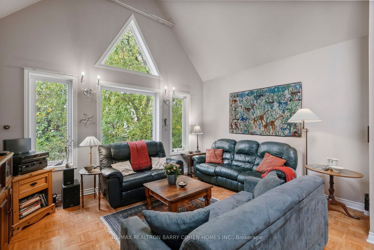 204 Holmes Ave 204 Holmes Ave Toronto