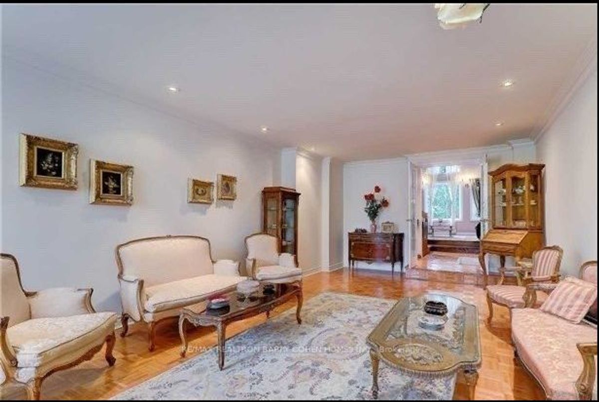204 Holmes Ave 204 Holmes Ave Toronto