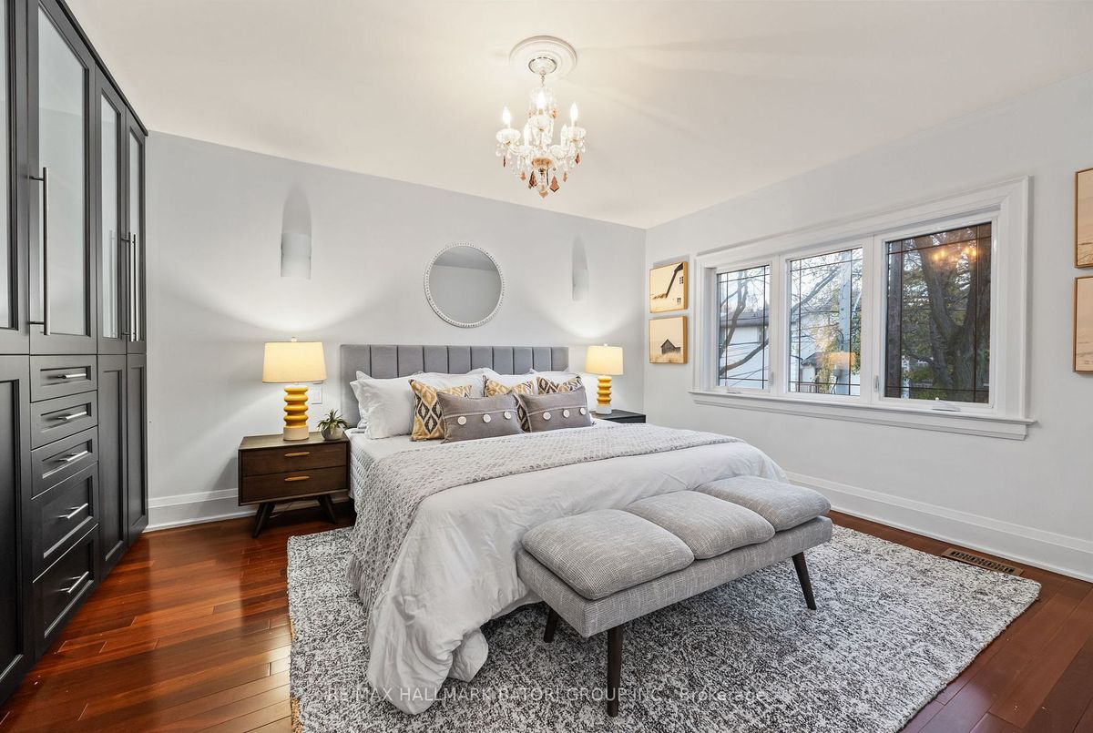 98 Castle Knock Road 98 Castle Knock Road Toronto C04