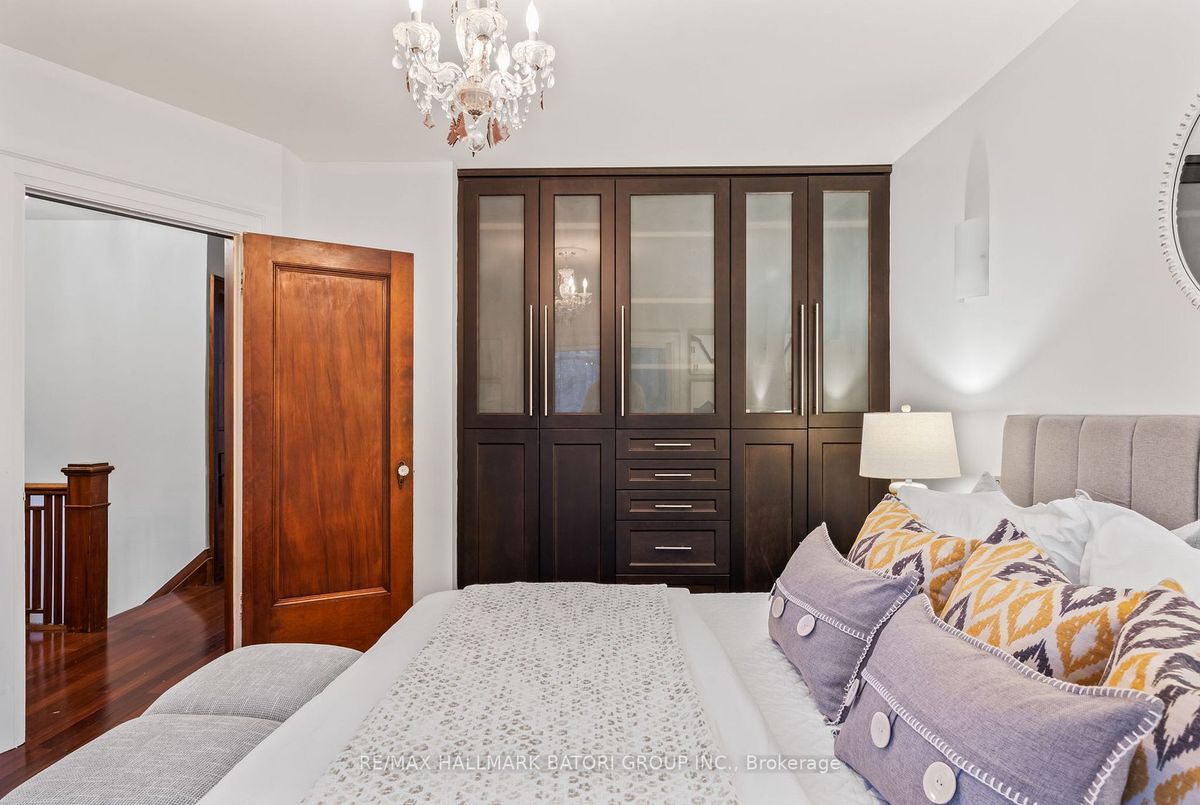 98 Castle Knock Road 98 Castle Knock Road Toronto C04