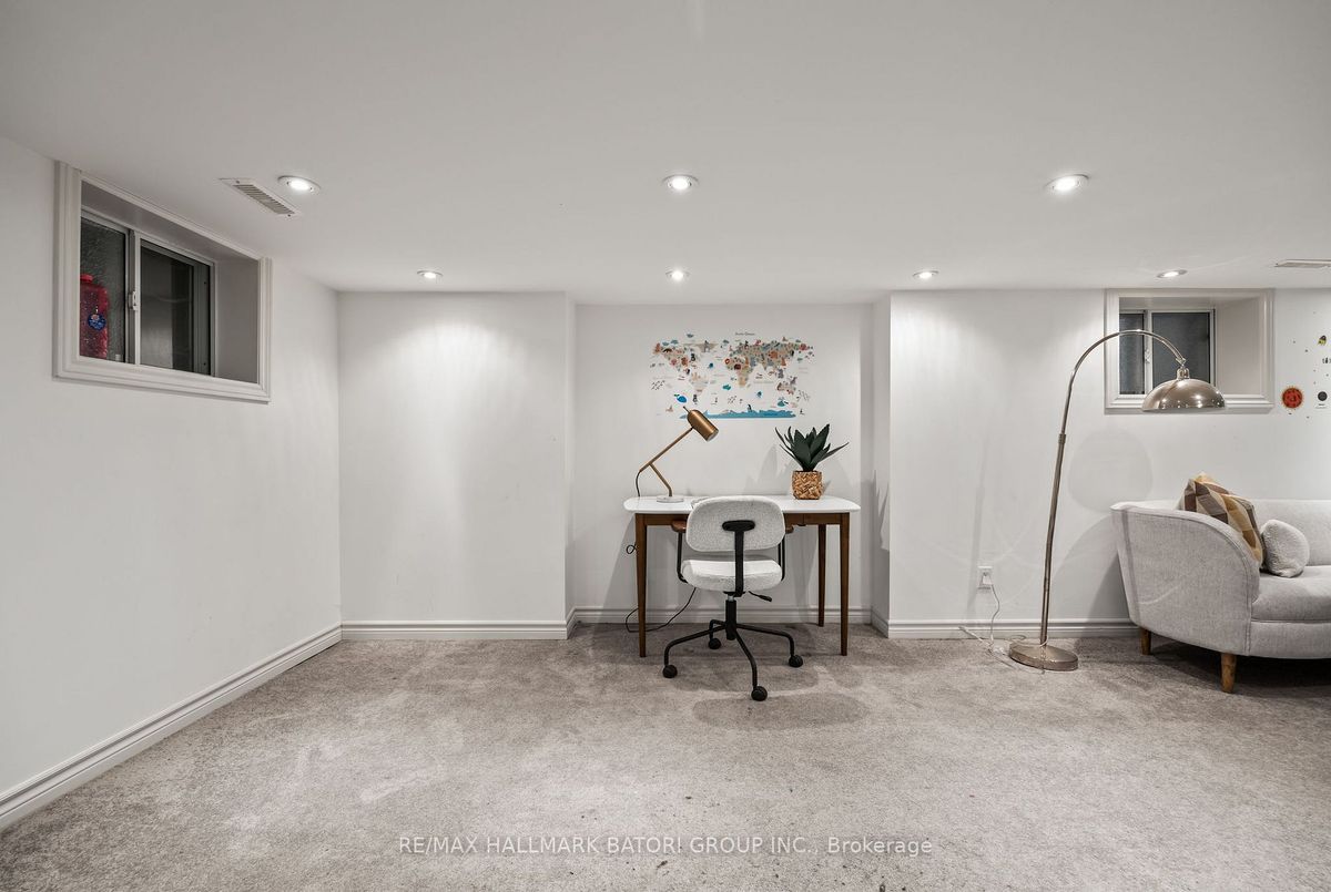 98 Castle Knock Road 98 Castle Knock Road Toronto C04