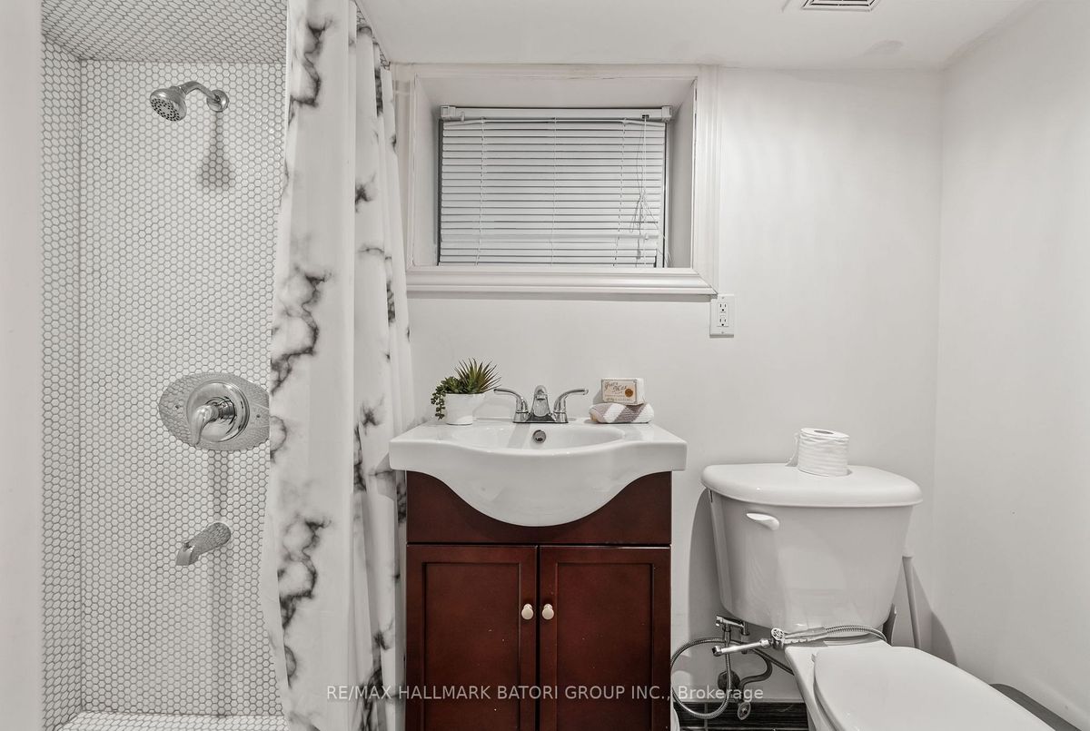 98 Castle Knock Road 98 Castle Knock Road Toronto C04