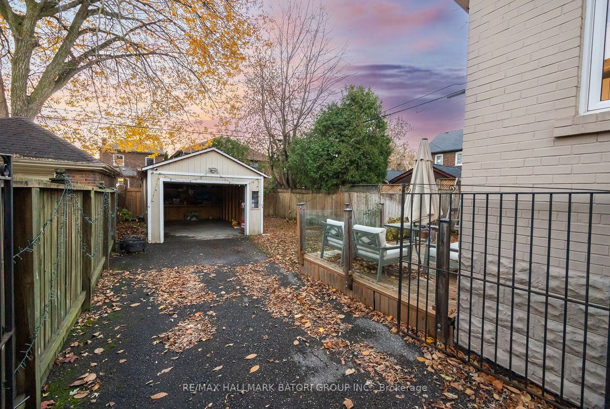 98 Castle Knock Road 98 Castle Knock Road Toronto C04