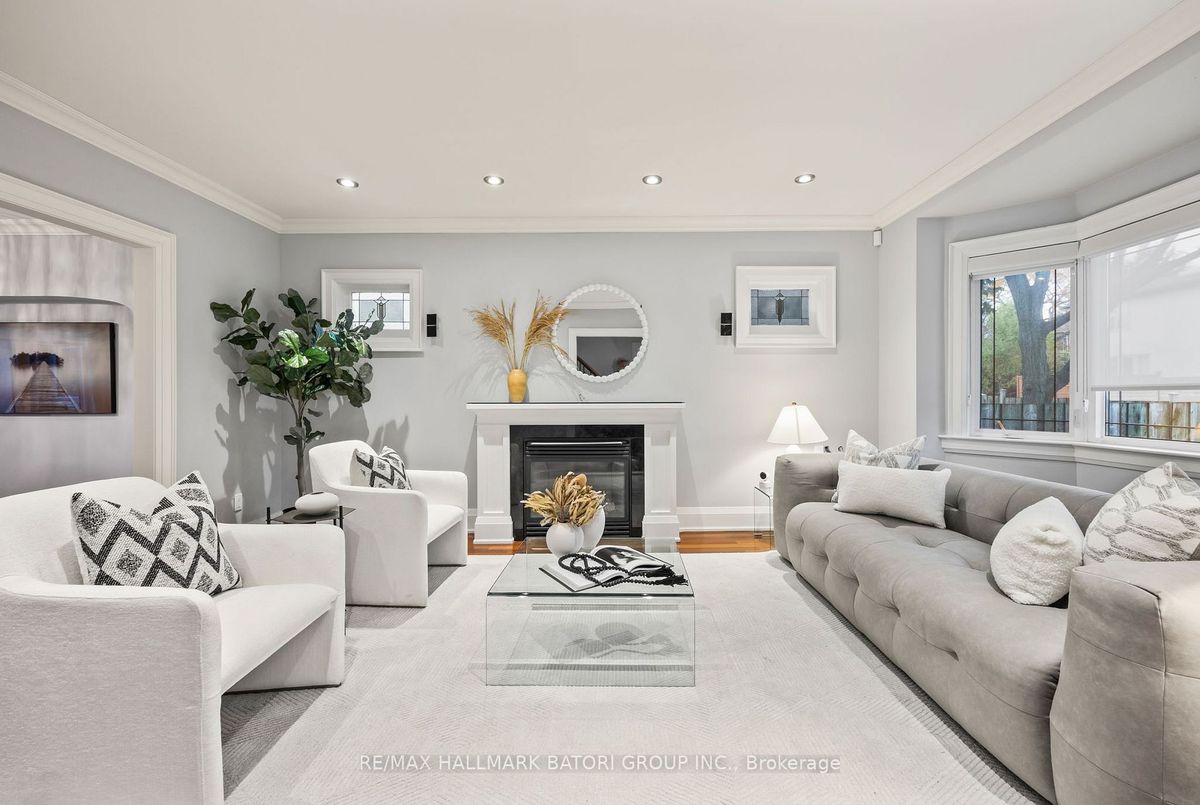 98 Castle Knock Road 98 Castle Knock Road Toronto C04