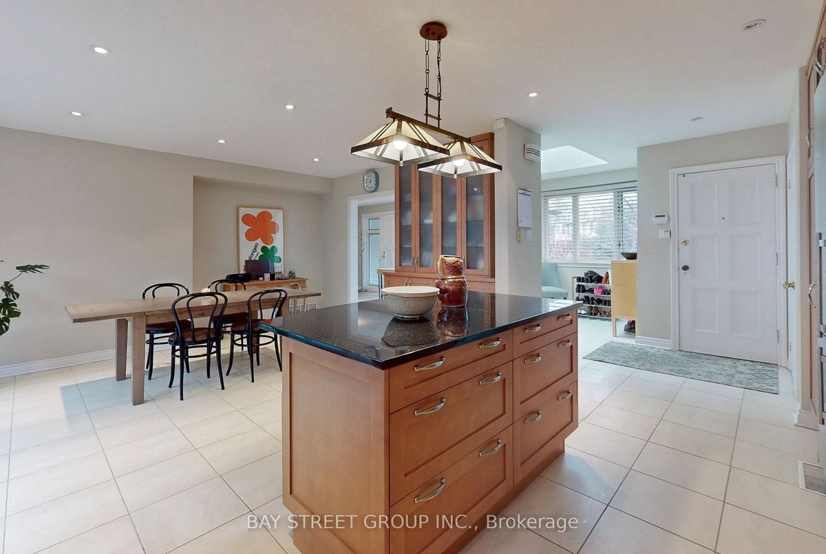 20 Restwell Cres 20 Restwell Cres Toronto