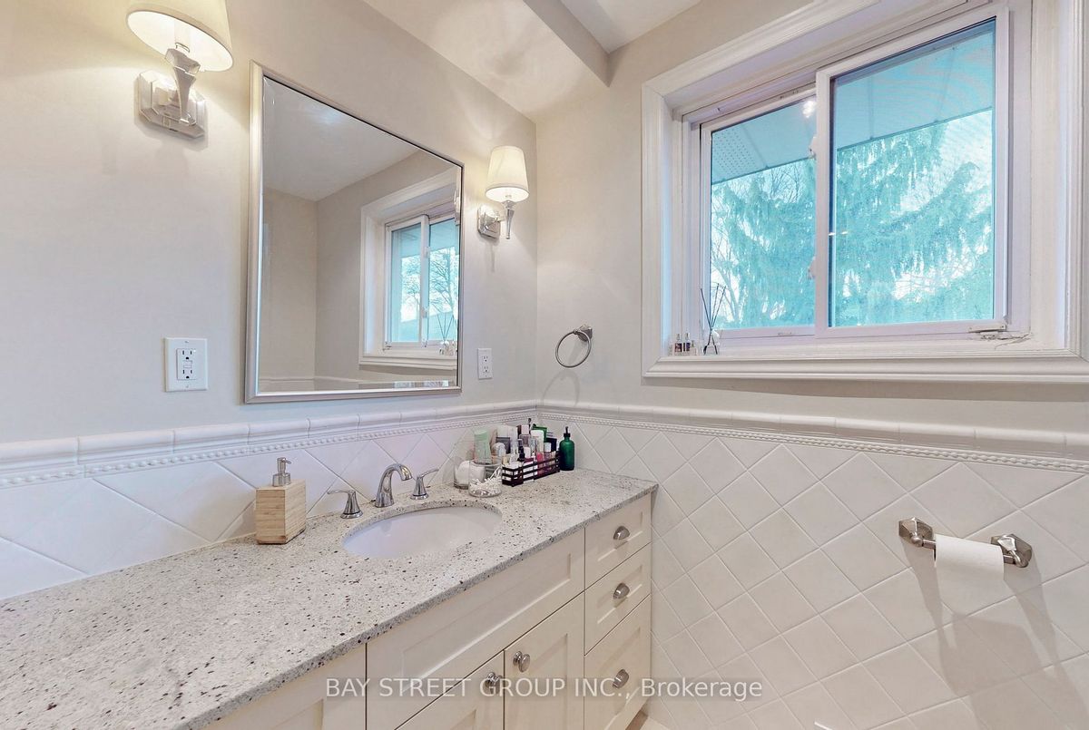 20 Restwell Cres 20 Restwell Cres Toronto