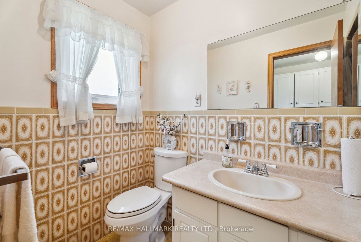 94 Pemberton Avenue 94 Pemberton Avenue Toronto C14