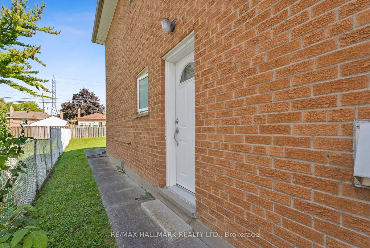 94 Pemberton Avenue 94 Pemberton Avenue Toronto C14